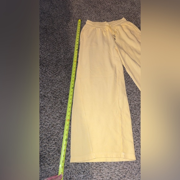 Aerie Butter Yellow Set (Shirt & Wide Leg Trouser) - Picture 10 of 16